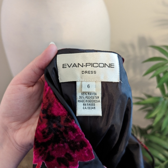 Evan Picone Velvet Floral Evening Dress Black Multicolor Size 6 - Picture 11 of 11